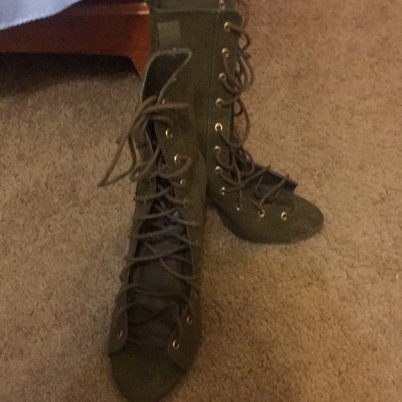 Windsor Shoes - Lace up booties